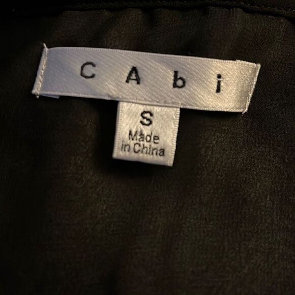 Cabi small black with tan lining underneath sleeveless lacy tank top‎ (#1871) - Picture 4 of 5